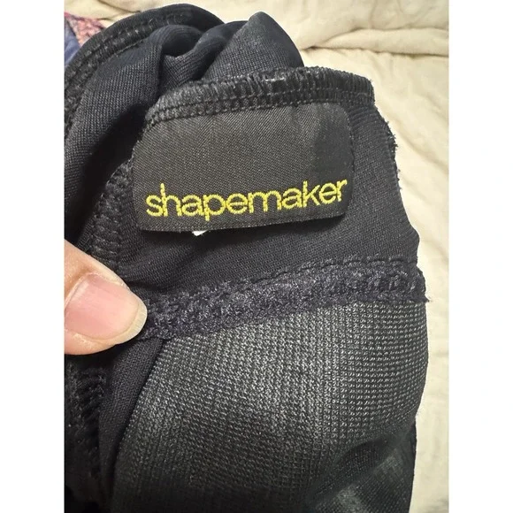 Women's Black Swimsuit—Shapemaker Silver Size 36C‎ or Large—Y2K - Picture 4 of 5